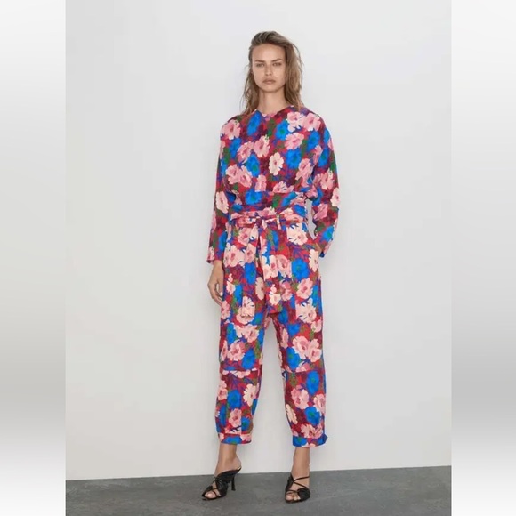 🦋 Bloggers Favorite 🦋 Zara Floral Top Long Sleeve Crop Waistband Sz M - Picture 10 of 16